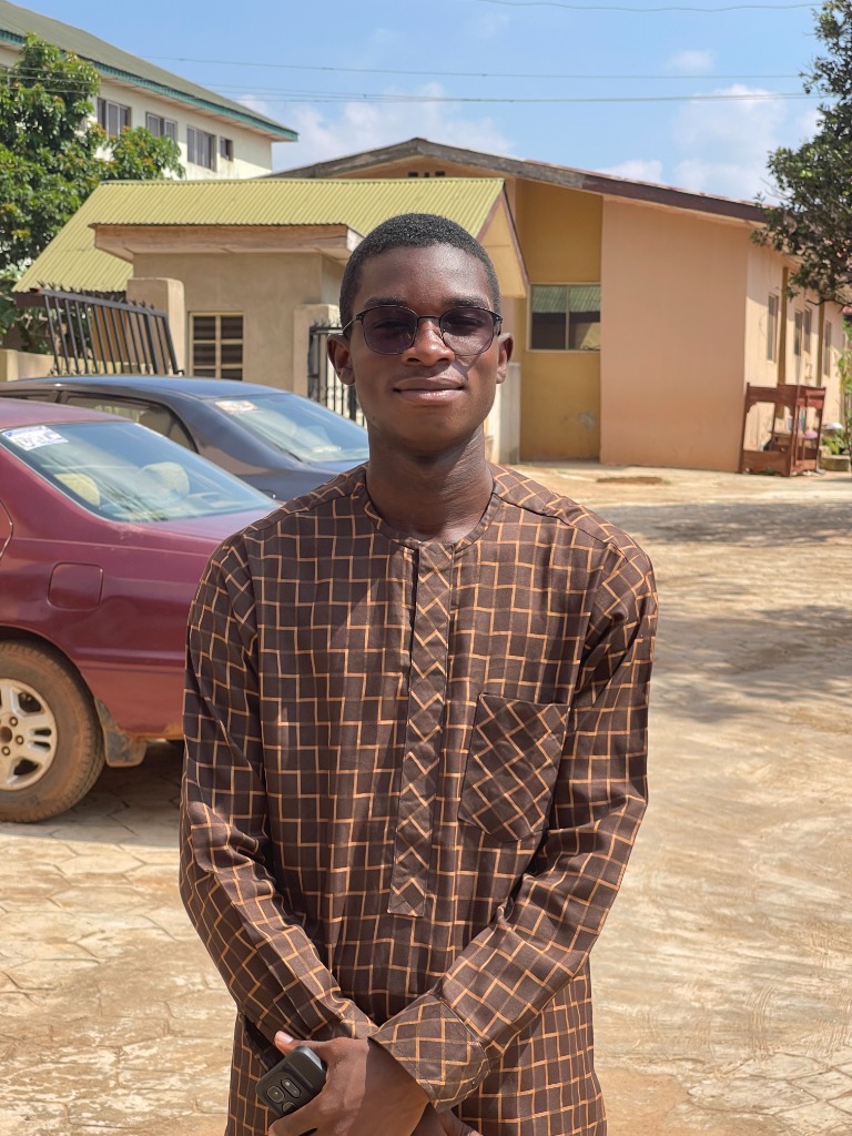 Ayoola Damisile - Full-Stack Software Engineer & Classical Pianist